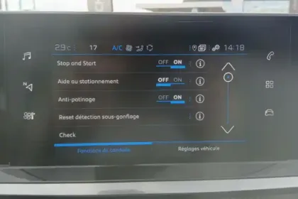 Photo 25 Peugeot 2008  PureTech 130 S&S BVM6