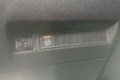Photo 33 Peugeot 2008  PureTech 130 S&S BVM6