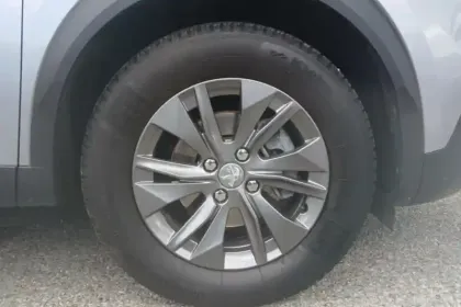 Photo 14 Peugeot 2008  PureTech 130 S&S BVM6