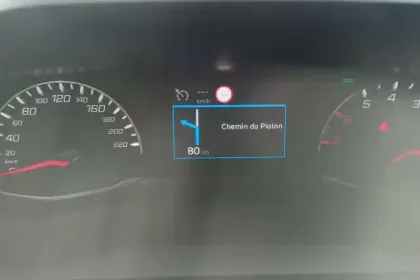 Photo 22 Peugeot 2008  PureTech 130 S&S BVM6
