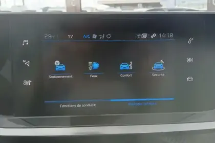 Photo 26 Peugeot 2008  PureTech 130 S&S BVM6