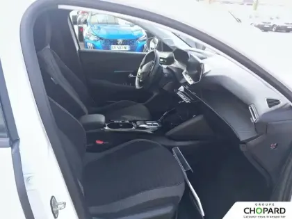 Photo 13 Peugeot 208  Electrique 50 kWh 136ch