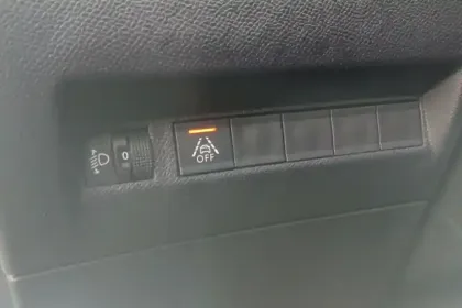 Photo 33 Peugeot 2008  Electrique 136 ch