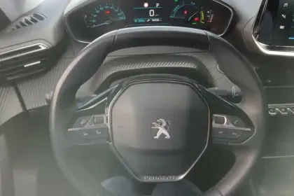 Photo 18 Peugeot 2008  Electrique 136 ch