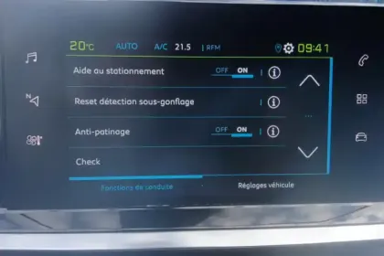 Photo 24 Peugeot 2008  Electrique 136 ch