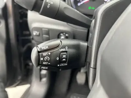 Photo 19 Peugeot 208  PureTech 75 S&S BVM5