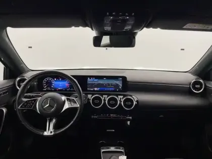 Photo 40 Mercedes Classe A  180 d 8G-DCT