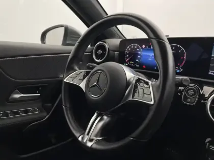 Photo 39 Mercedes Classe A  180 d 8G-DCT