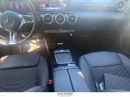 Photo 7 Mercedes Classe A  180 d 8G-DCT