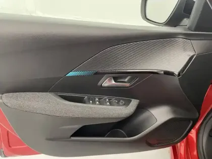 Photo 24 Peugeot 208  PureTech 100 S&S BVM6