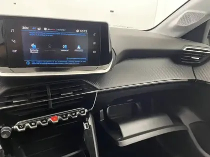 Photo 27 Peugeot 208  PureTech 100 S&S BVM6