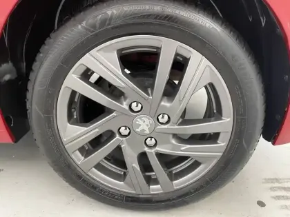 Photo 15 Peugeot 208  PureTech 100 S&S BVM6