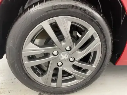Photo 5 Peugeot 208  PureTech 100 S&S BVM6