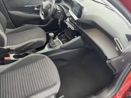 Photo 23 Peugeot 208  PureTech 100 S&S BVM6