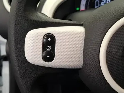 Photo 27 Renault Twingo  III E-Tech