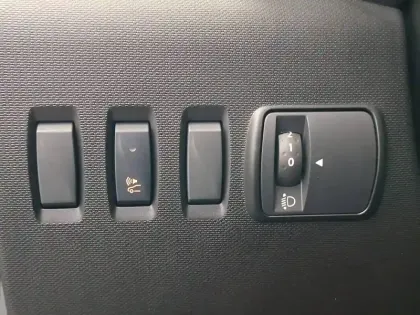 Photo 29 Renault Twingo  III E-Tech