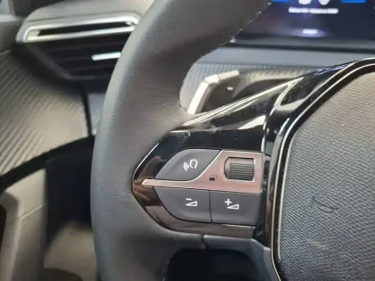 Photo 20 Peugeot 2008  Hybrid 145 e-DCS6
