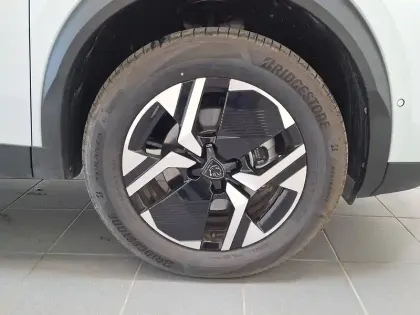 Photo 36 Peugeot 2008  Hybrid 145 e-DCS6