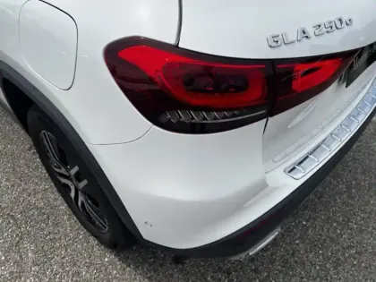 Photo 9 Mercedes GLA 250 e Business Line