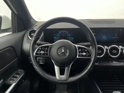 Photo 13 Mercedes GLA 250 e Business Line