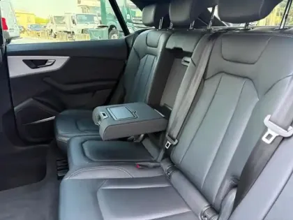 Photo 17 Audi Q8 60 TFSI e quattro Compétition
