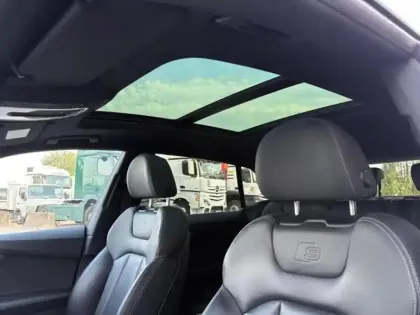 Photo 12 Audi Q8 60 TFSI e quattro Compétition