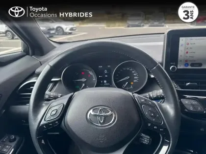 Photo 12 Toyota C-HR  1.8 Hybride 122ch Design Ultimate E-CVT