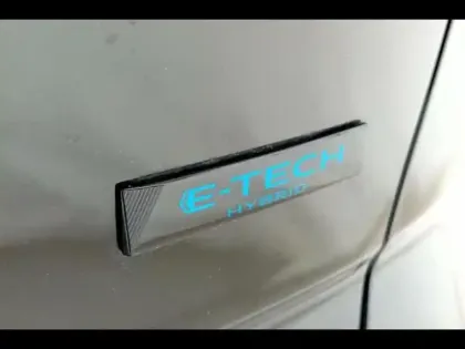 Photo 8 Renault Austral  1.2 E-Tech full hybrid 200ch Iconic esprit Alpine- 23