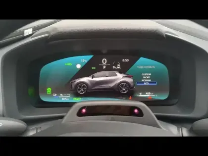 Photo 13 Toyota C-HR  2.0 Hybride Rechargeable 225ch Graphic MY26