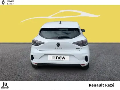 Photo 9 Renault Clio  1.6 E-Tech 145ch full hybrid Evolution - 24