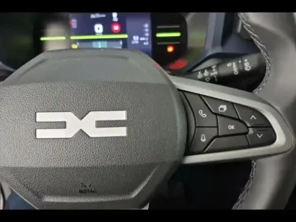Photo 9 Dacia Duster  1.6 hybrid 140ch Journey