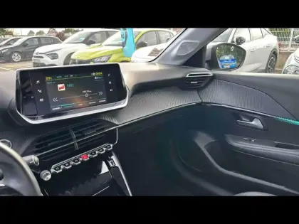 Photo 11 Peugeot 208  e- 136ch Allure