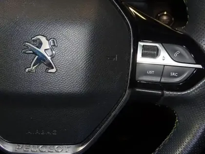 Photo 13 Peugeot 208  1.2 PureTech 100ch S&S GT 118g