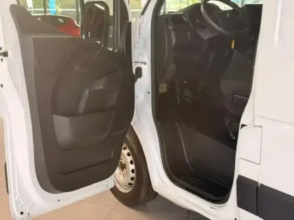 Photo 14 Renault Master  Fg F3300 L1H2 2.3 Blue dCi 135ch Confort Euro6E 17500?