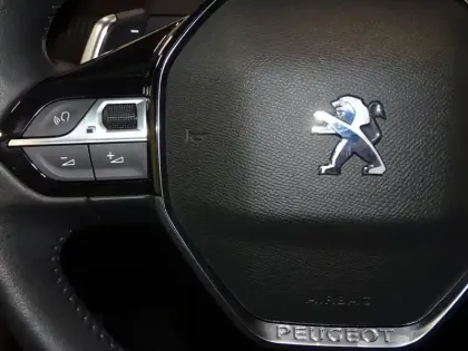 Photo 12 Peugeot 208  1.2 PureTech 100ch S&S Allure Pack EAT8