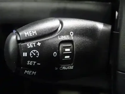 Photo 13 Peugeot 208  1.2 PureTech 75ch S&S Like