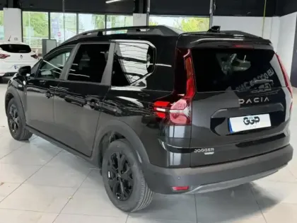 Photo 6 Dacia Jogger  1.6 hybrid 140ch Extreme 7 places -24