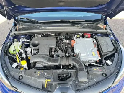 Photo 26 Renault Clio  E-Tech full hybrid 145