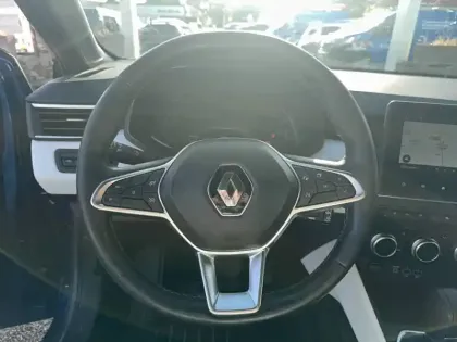 Photo 14 Renault Clio  E-Tech full hybrid 145