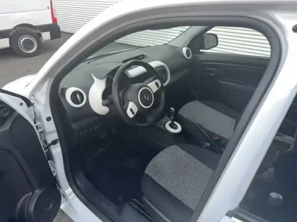 Photo 23 Renault Twingo  III E-Tech