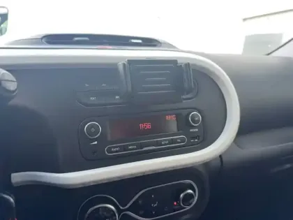 Photo 24 Renault Twingo  III E-Tech