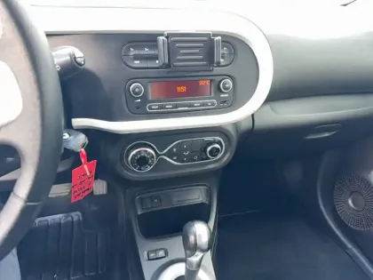 Photo 7 Renault Twingo  III E-Tech
