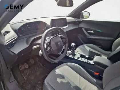 Photo 8 Peugeot 2008  PureTech 100 S&S BVM6