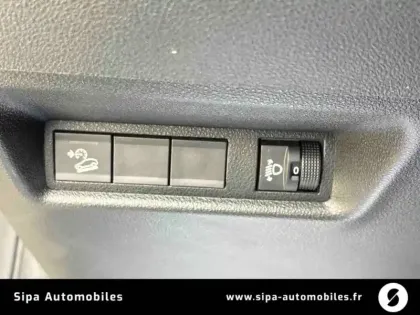 Photo 22 Jeep Avenger  1.2 Turbo T3 110 ch e-Hybrid BVR6