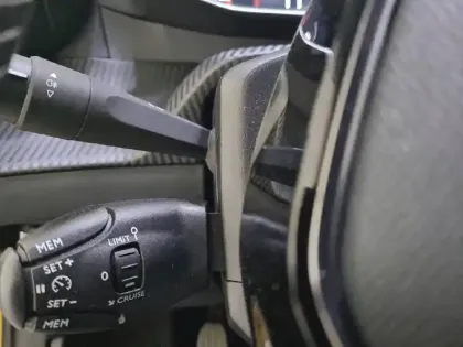Photo 31 Peugeot 208  PureTech 100 S&S BVM6