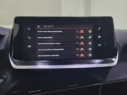 Photo 28 Peugeot 208  PureTech 100 S&S BVM6