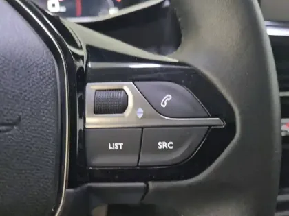 Photo 33 Peugeot 208  PureTech 100 S&S BVM6