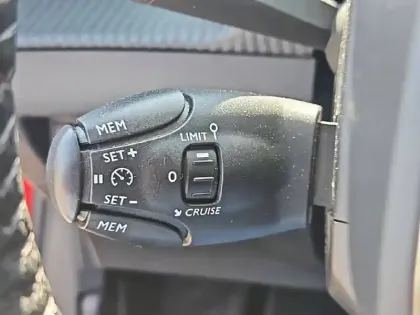 Photo 20 Peugeot 208  Electrique 50 kWh 136ch