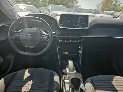 Photo 7 Peugeot 208  Electrique 50 kWh 136ch