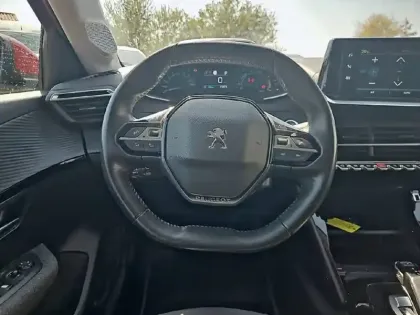 Photo 8 Peugeot 208  Electrique 50 kWh 136ch